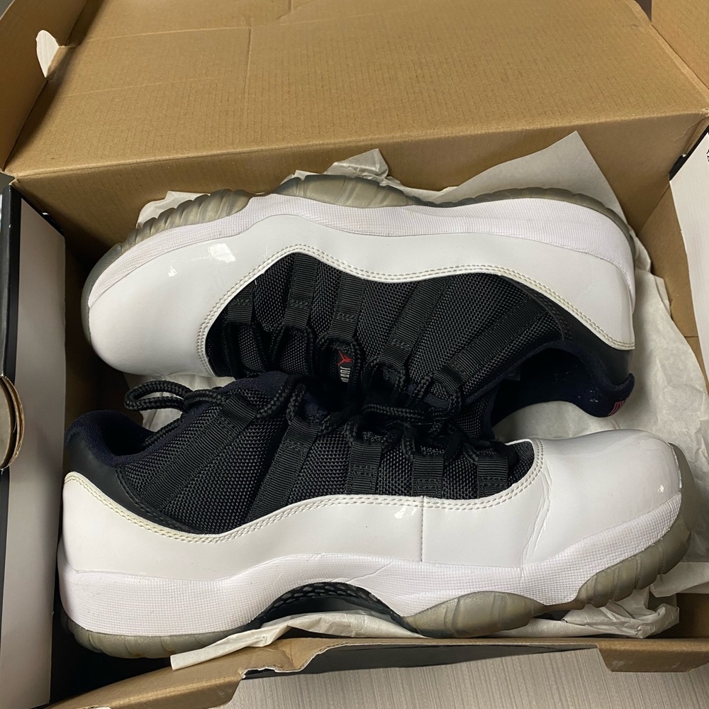 Jordans 11 retro